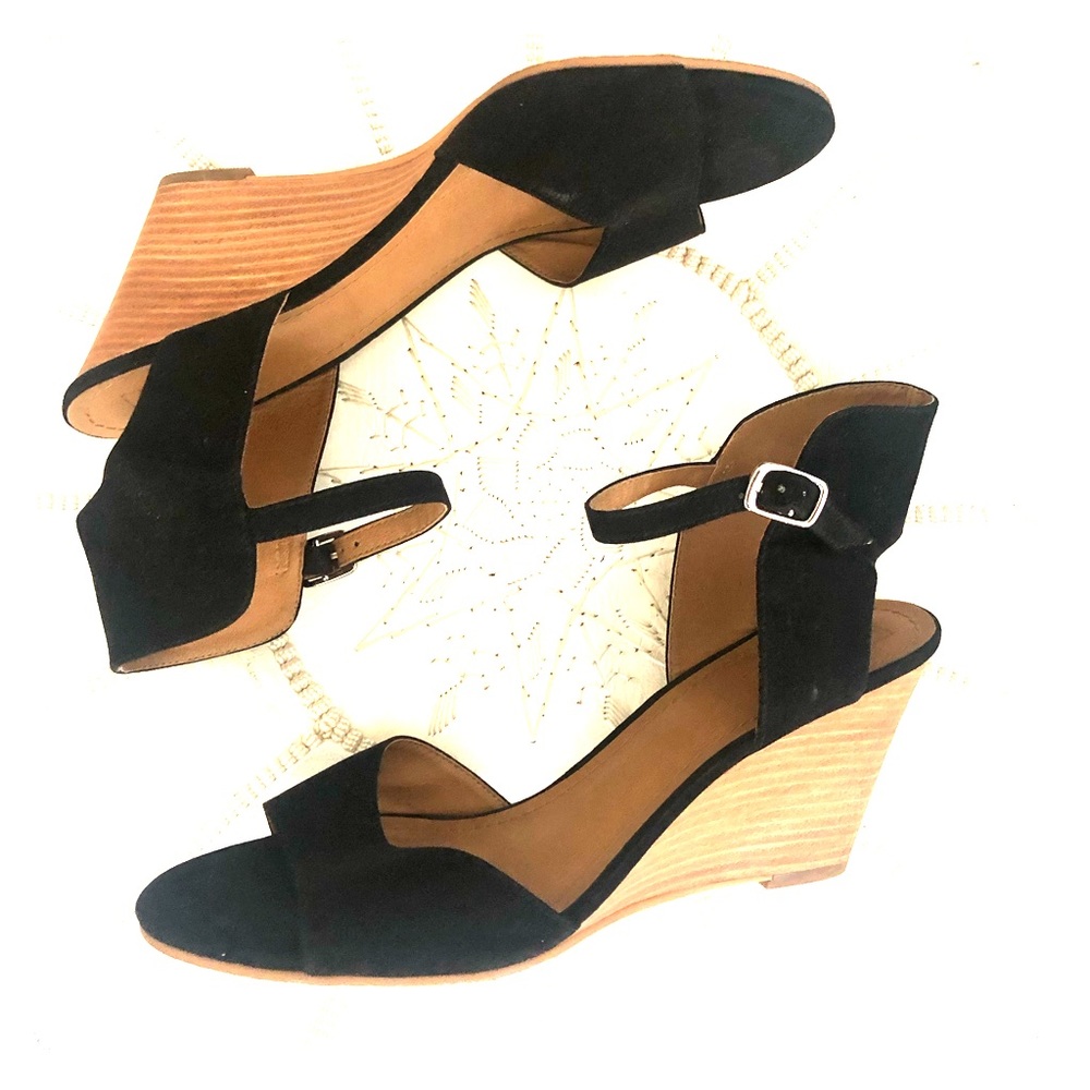 EUC Black suede wedges